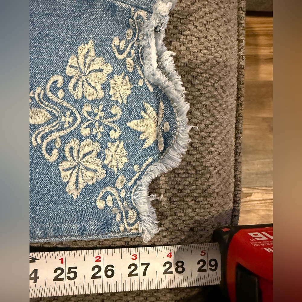 Kim Rogers Women's Blue Jeans with Embroidered Detail - Picture 6 of 6